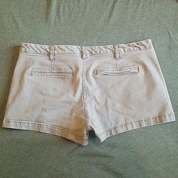 Shorts - Picture 4 of 4